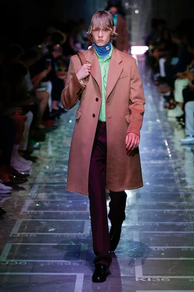 Look 47